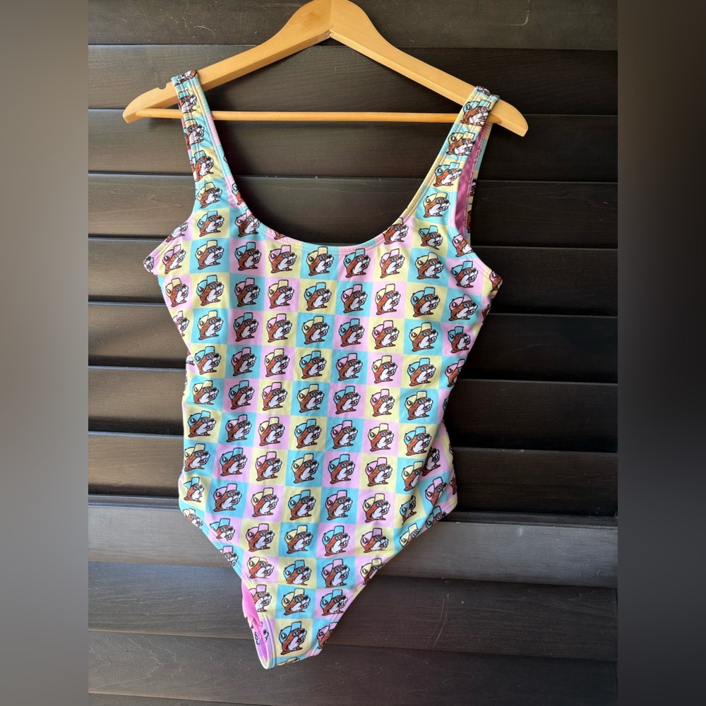 Buc-ee’s Women’s One Piece Swimsuit Large Pink Pop Art